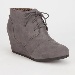 City Classified Rex Women's Lace Up Faux Leather Ankle Wedge Boots